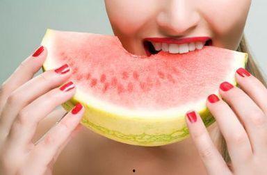 吃瓜不爱笑,揭秘不爱笑背后的故事